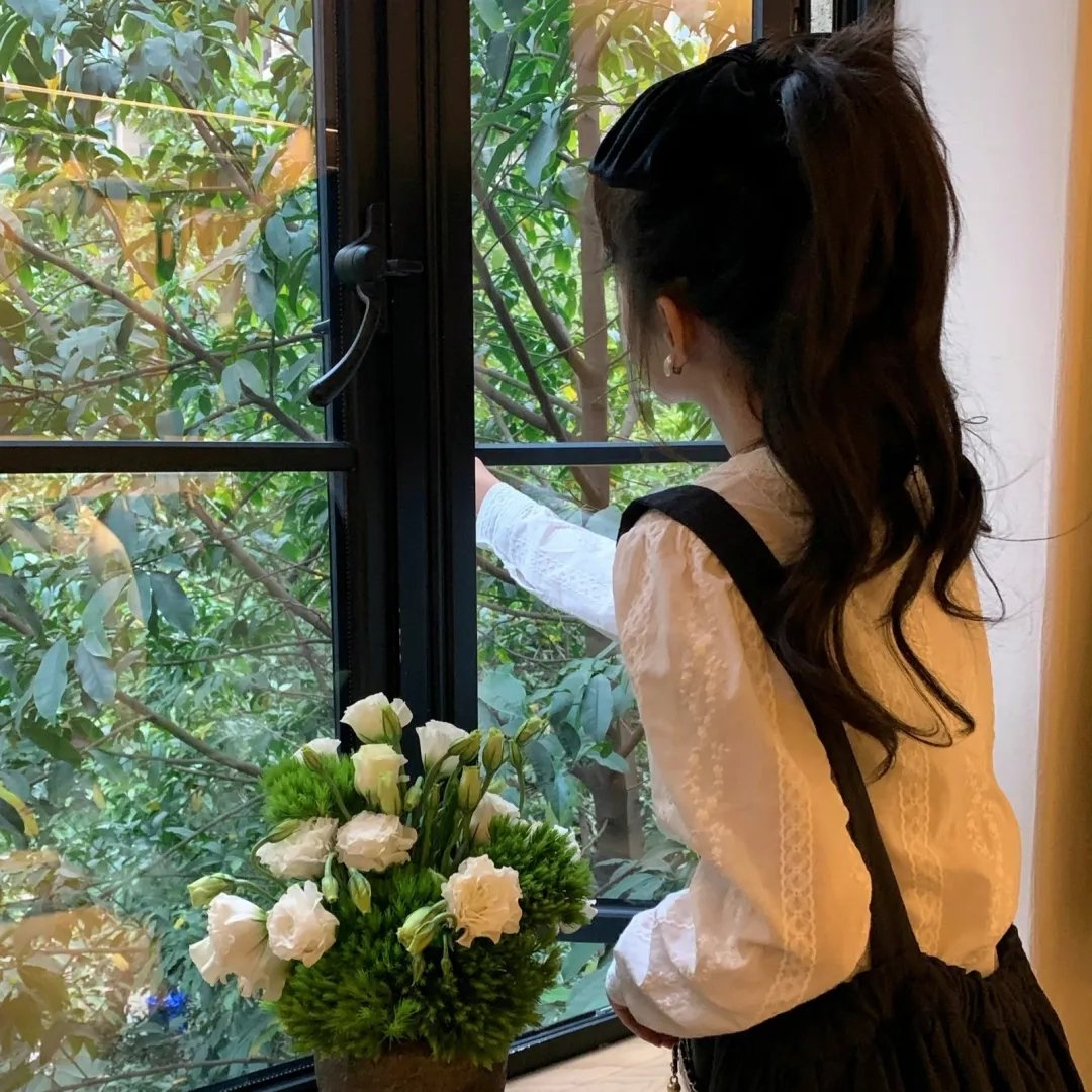 黑衣女子的香气